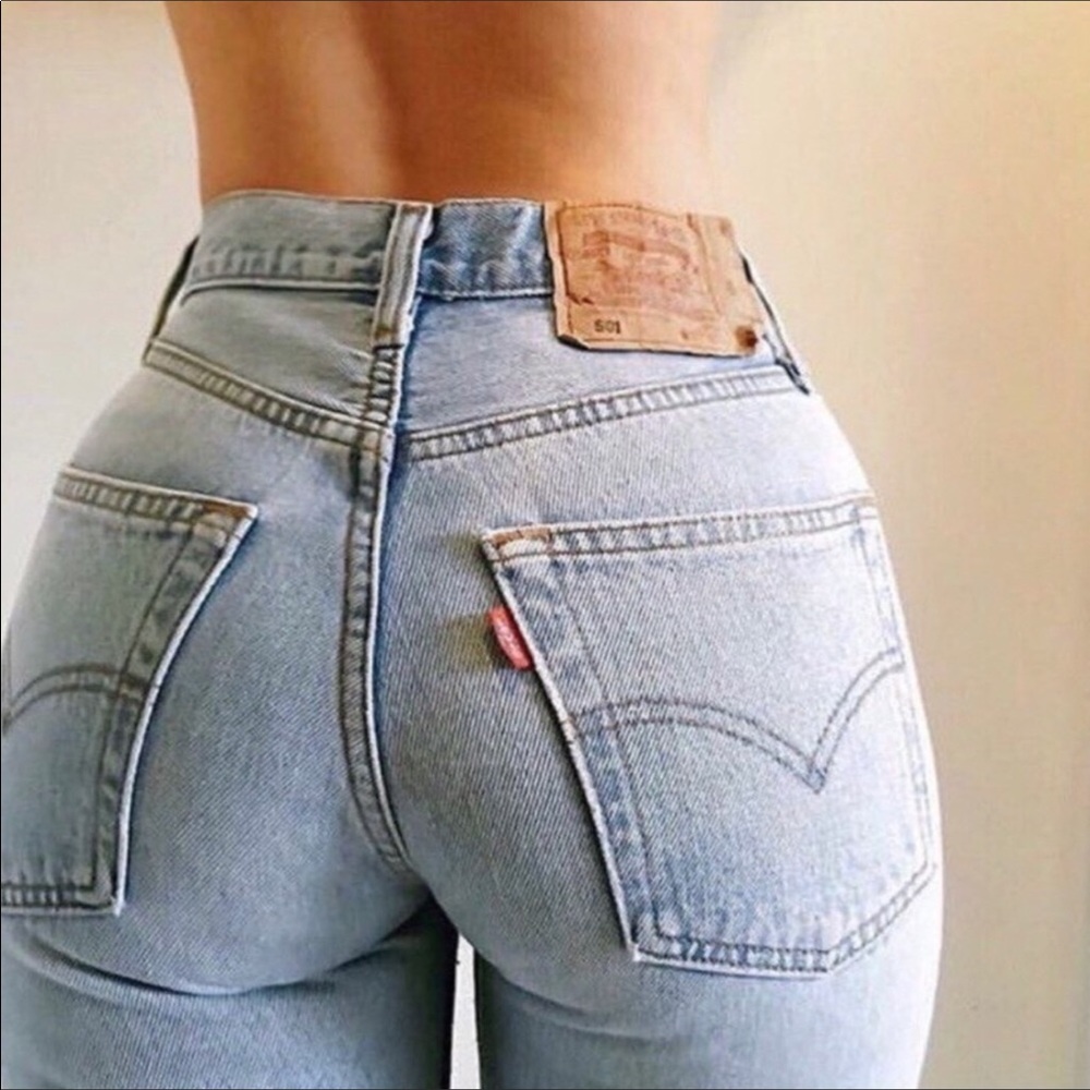 Light Wash - Levi’s 501 - Vintage Jeans